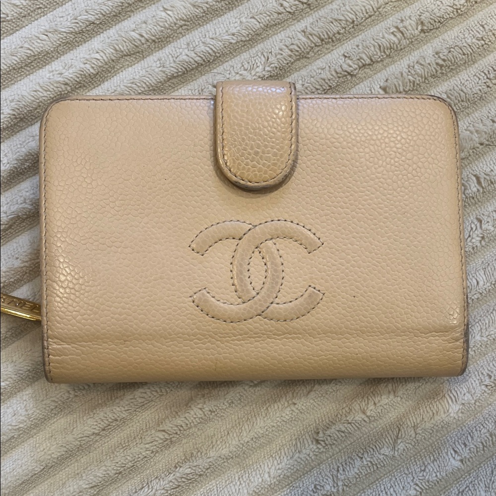 CHANEL Cream Leather Wallet
